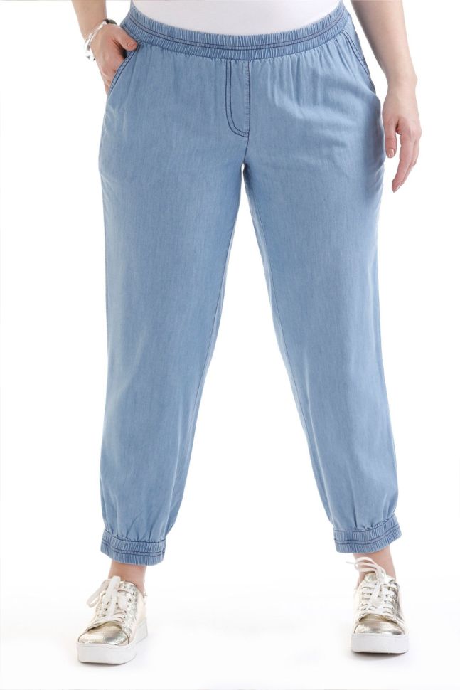 Озон женские джинсы на резинке. Джинсы бананы в альберес. Валберис спортивные брюки женские. Валберис брюки женские летние. Летние джинсы на резинке женские.